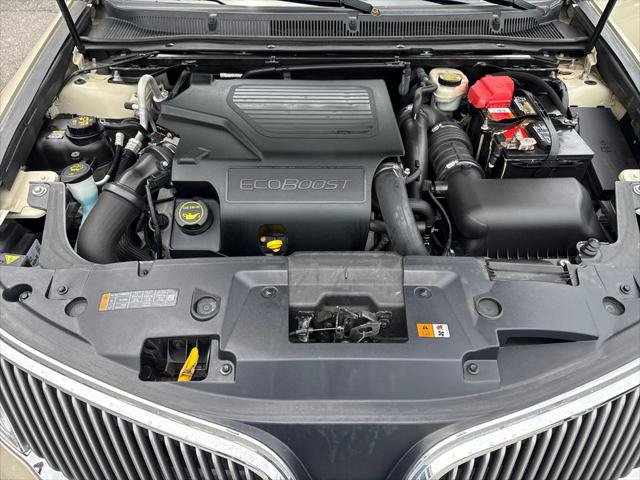 Used 2014 Lincoln MKS AWD w/ Equipment Group 201A image 30