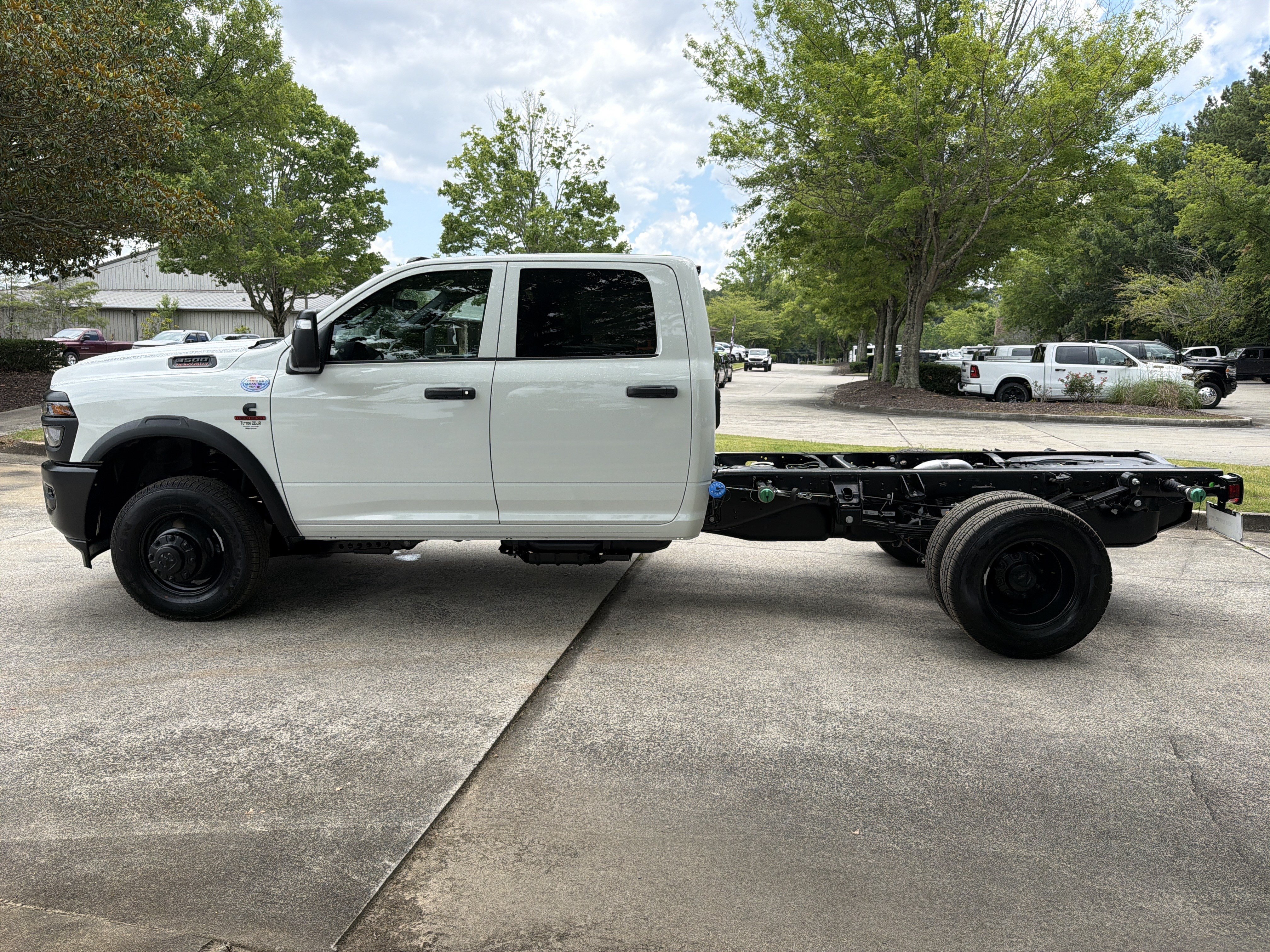 New 2026 RAM 3500 Tradesman AWD/4WD image 4