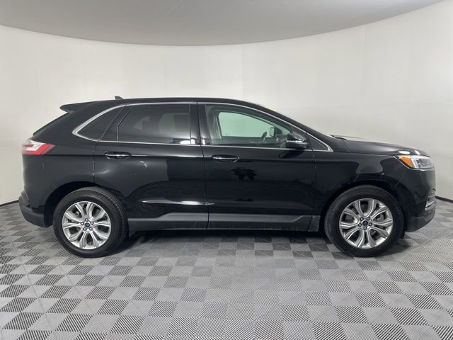 Used 2022 Ford Edge Titanium w/ Equipment Group 301A image 2