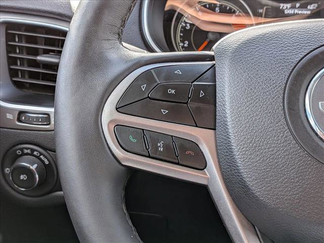 Used 2019 Jeep Cherokee Latitude w/ Cold Weather Group AWD/4WD image 12