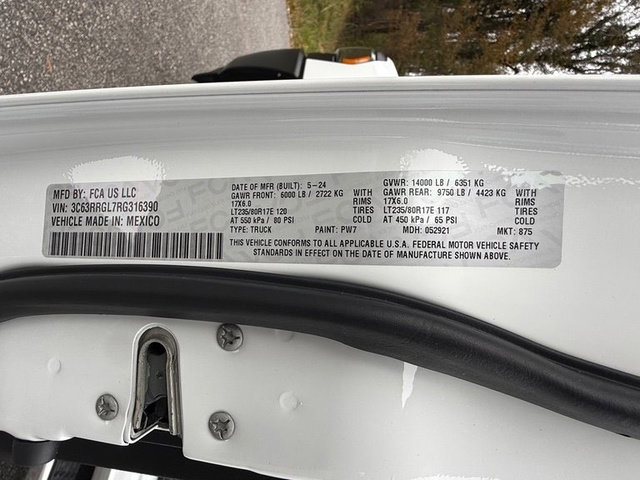 Used 2024 RAM 3500 Tradesman image 26