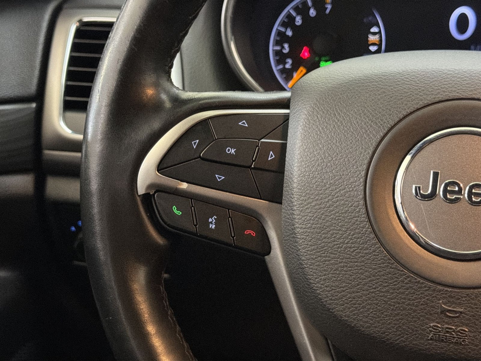 Used 2020 Jeep Grand Cherokee Altitude RWD image 34
