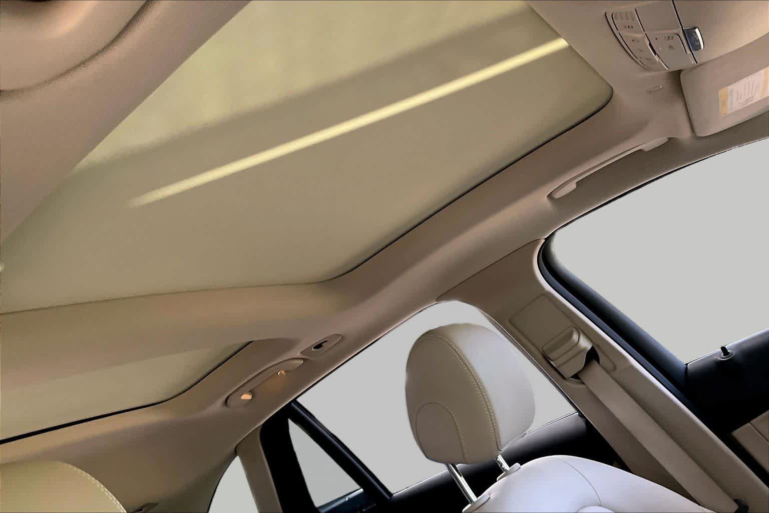 Used 2020 Mercedes-Benz GLC 300 image 13
