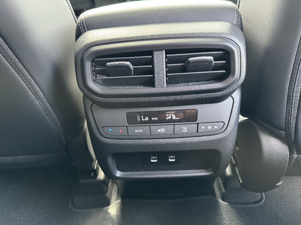 Used 2026 Honda Pilot Touring image 14