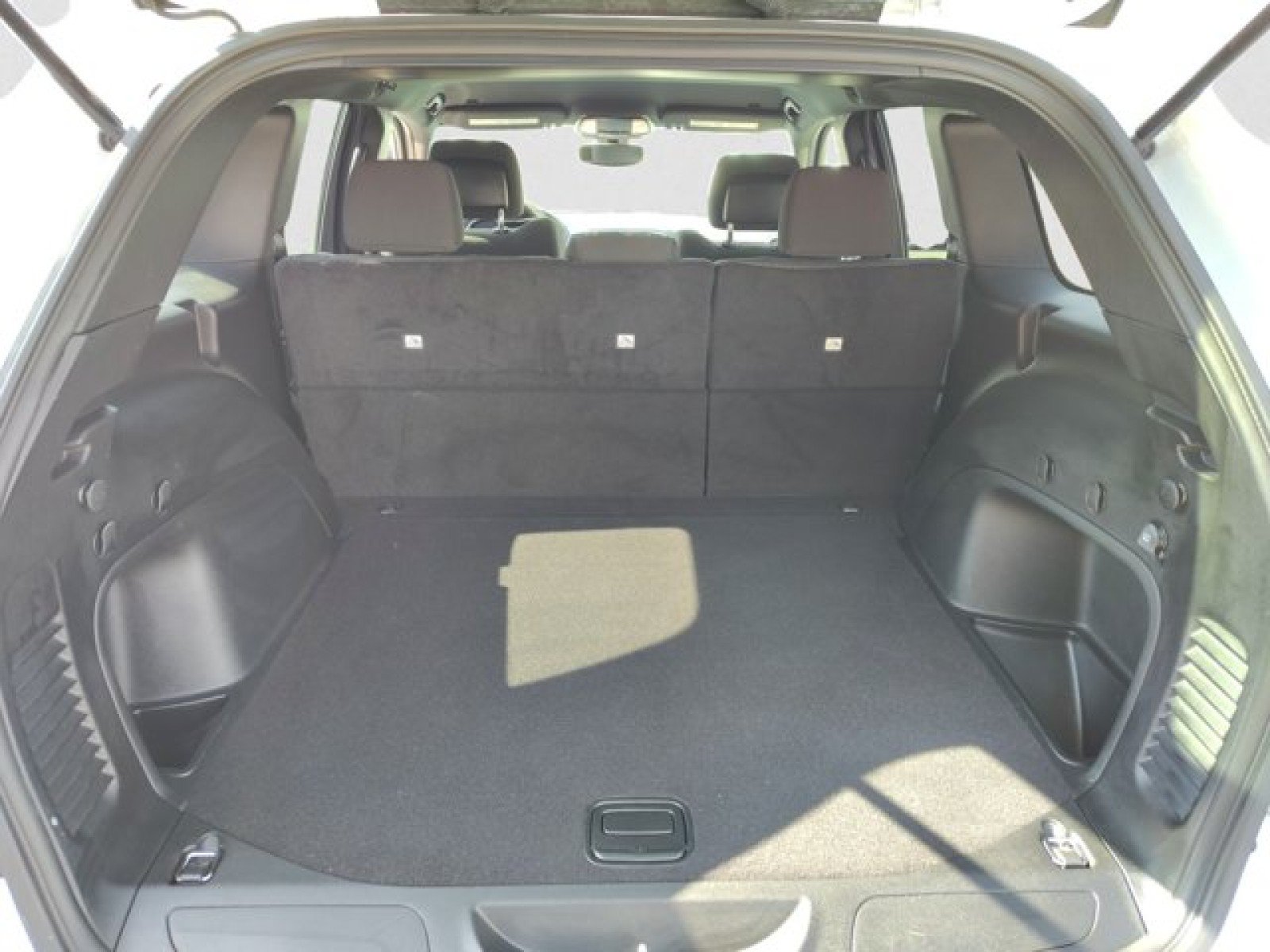 Used 2022 Jeep Grand Cherokee Laredo E AWD/4WD image 18
