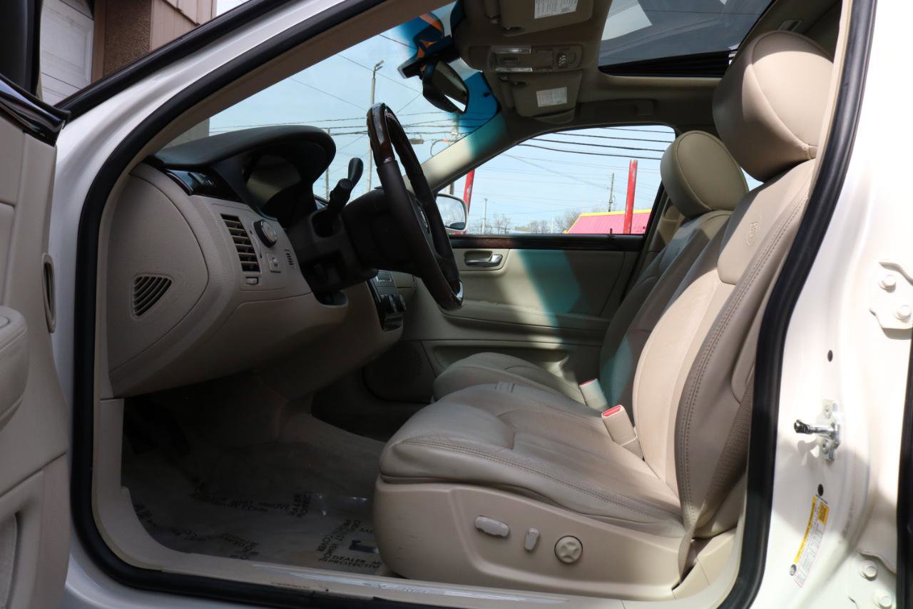 Used 2009 Cadillac DTS w/ Sun And Sound Package image 22