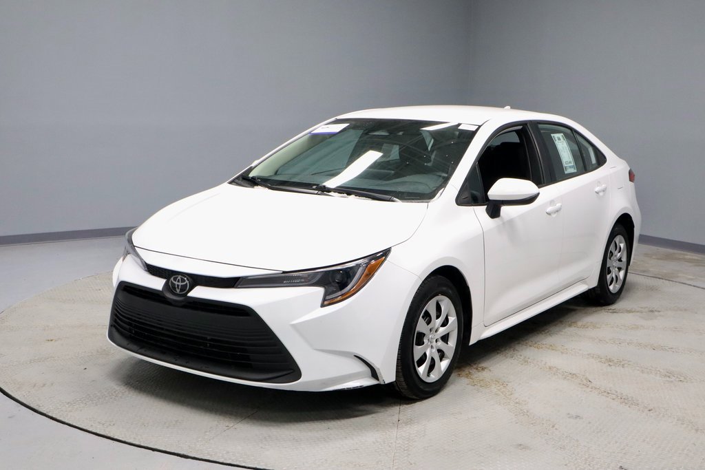 Used 2025 Toyota Corolla LE image 6