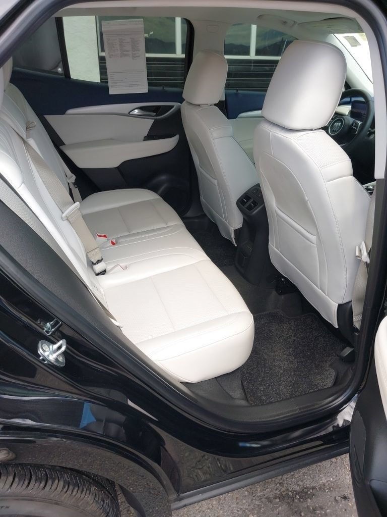 Used 2025 Buick Envision Avenir AWD/4WD image 8