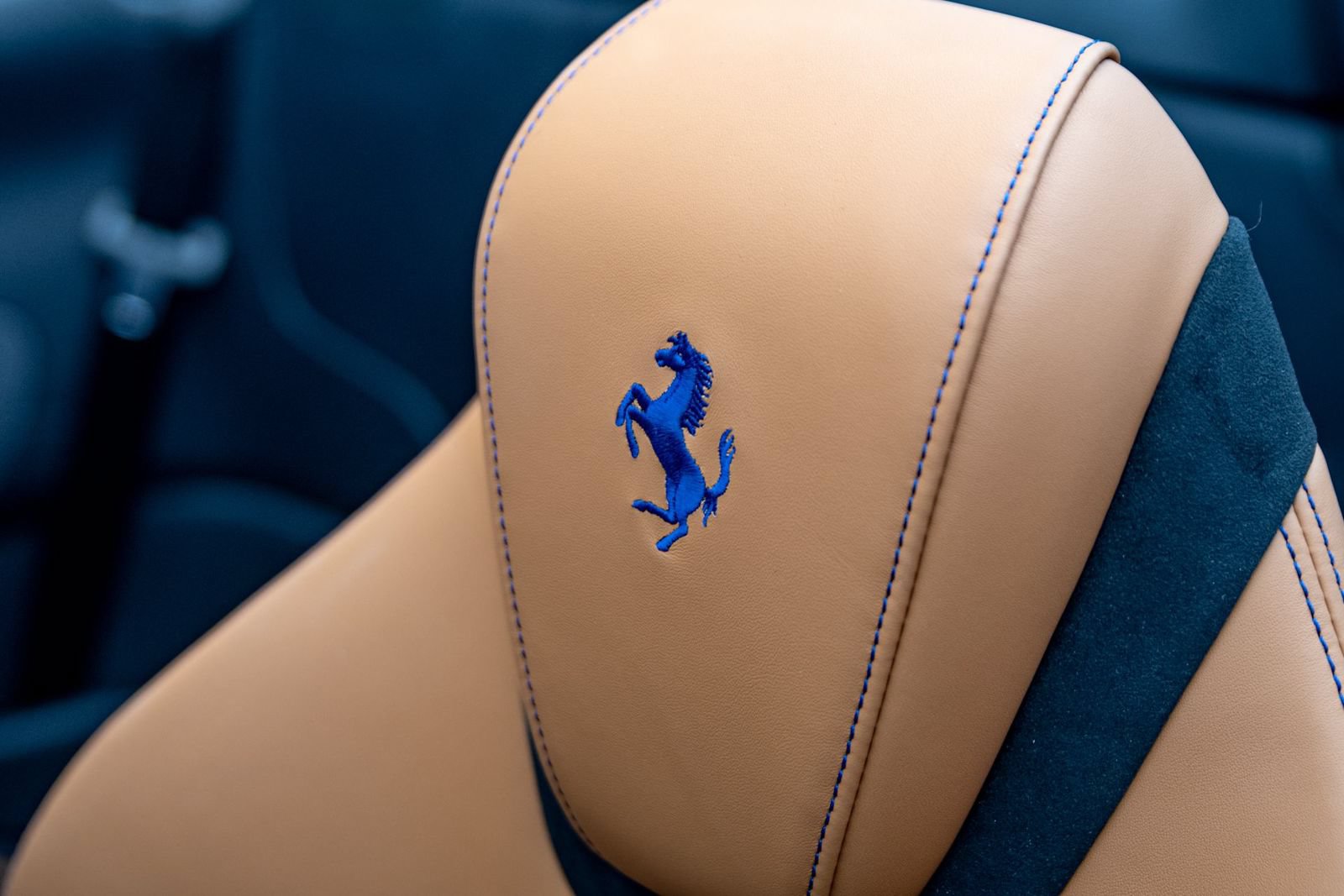 Used 2025 Ferrari Roma Spider RWD image 32