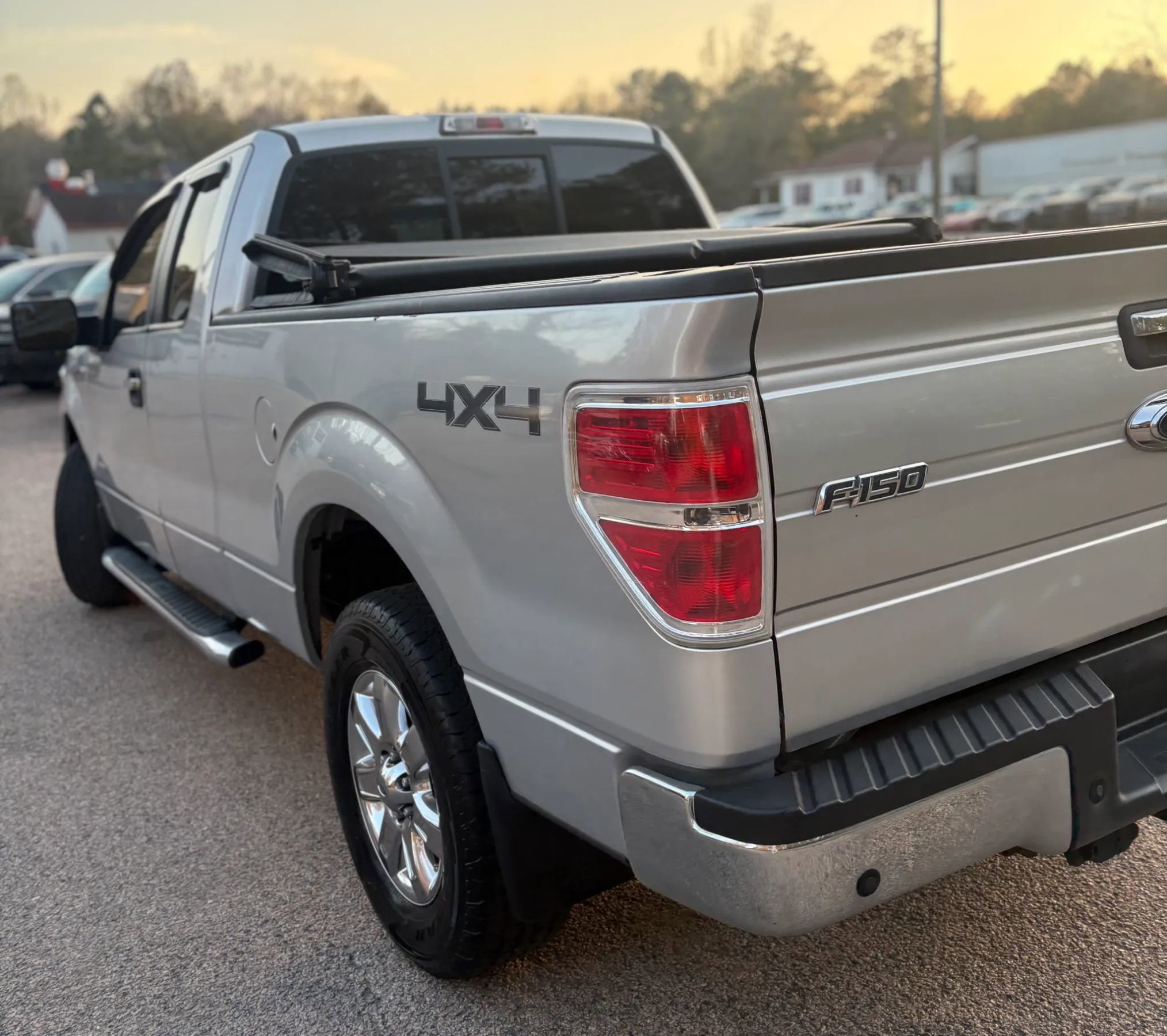 Used 2014 Ford F150 XLT w/ Equipment Group 302A Luxury AWD/4WD image 4