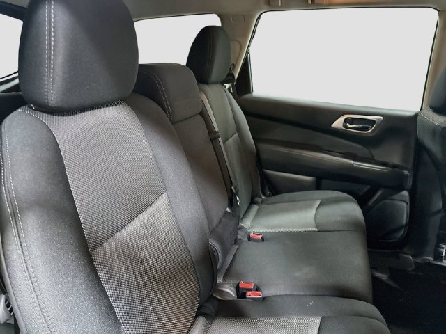 Used 2020 Nissan Pathfinder S AWD/4WD image 23