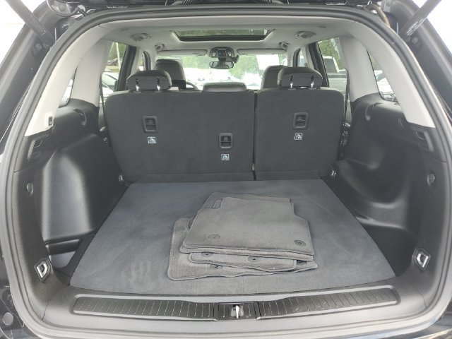 Used 2023 Jeep Grand Cherokee Limited w/ Luxury Tech Group II AWD/4WD image 11