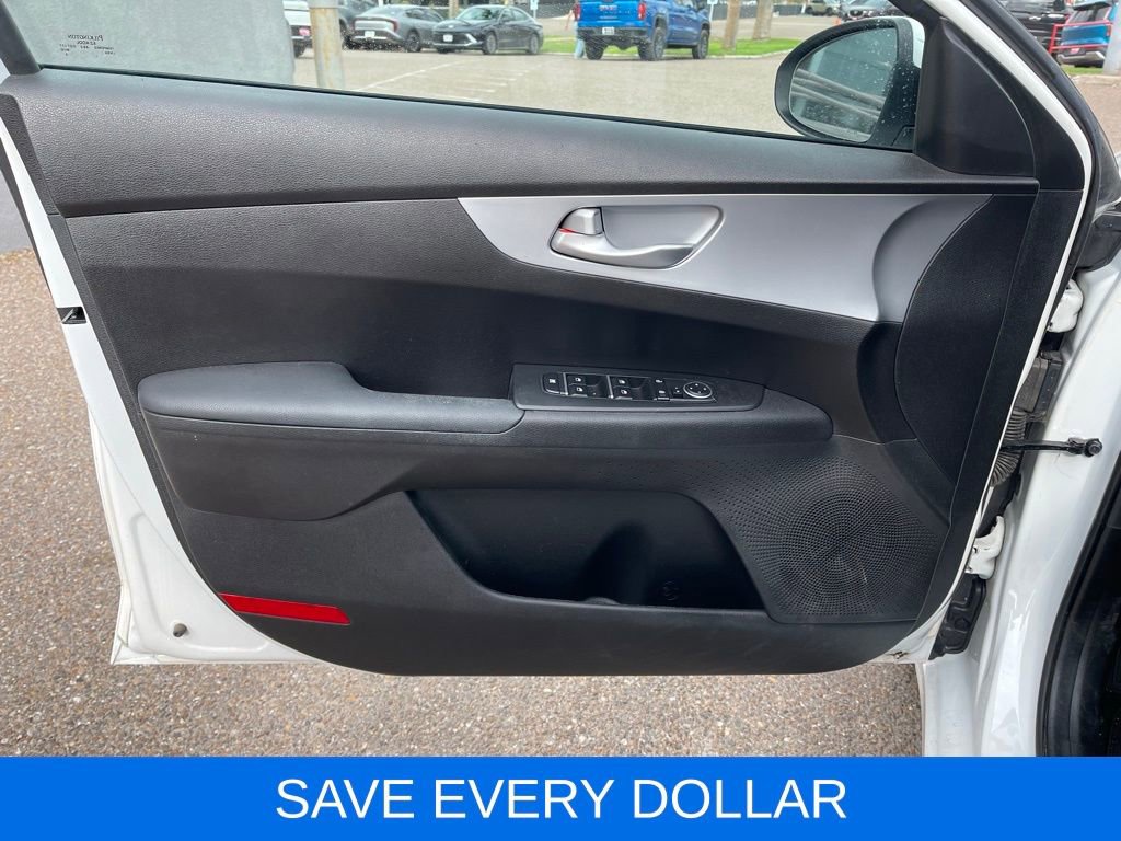 Used 2023 Kia Forte LXS w/ LXS Technology Package FWD image 13