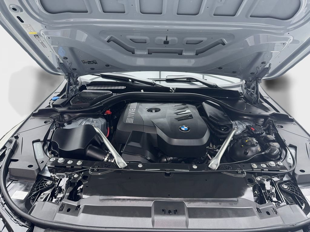 Used 2026 BMW 530i w/ M Sport Package RWD image 11