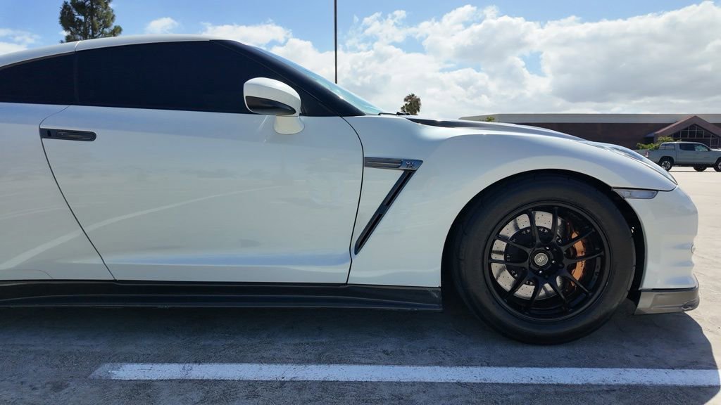 Used 2013 Nissan GT-R Black Edition AWD/4WD image 3