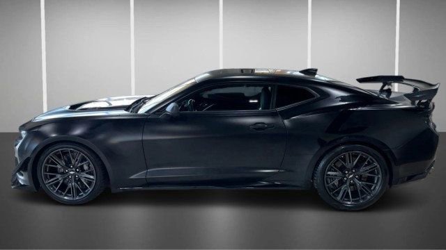 Used 2018 Chevrolet Camaro ZL1 RWD image 7