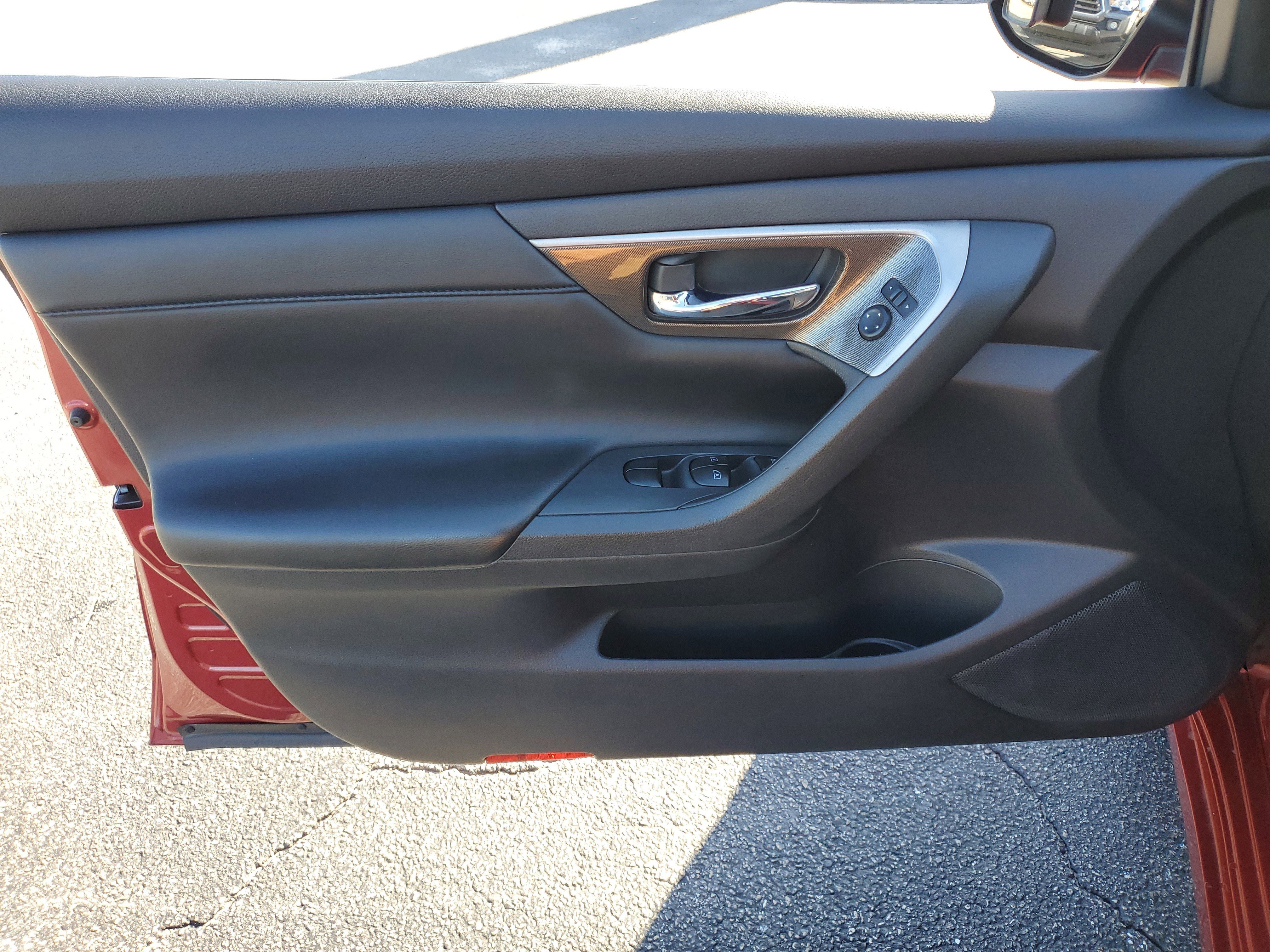 Used 2015 Nissan Altima 2.5 SL w/ Moonroof Package FWD image 15