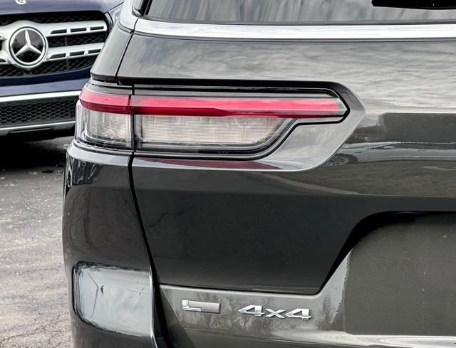 Used 2022 Jeep Grand Cherokee L Limited image 10