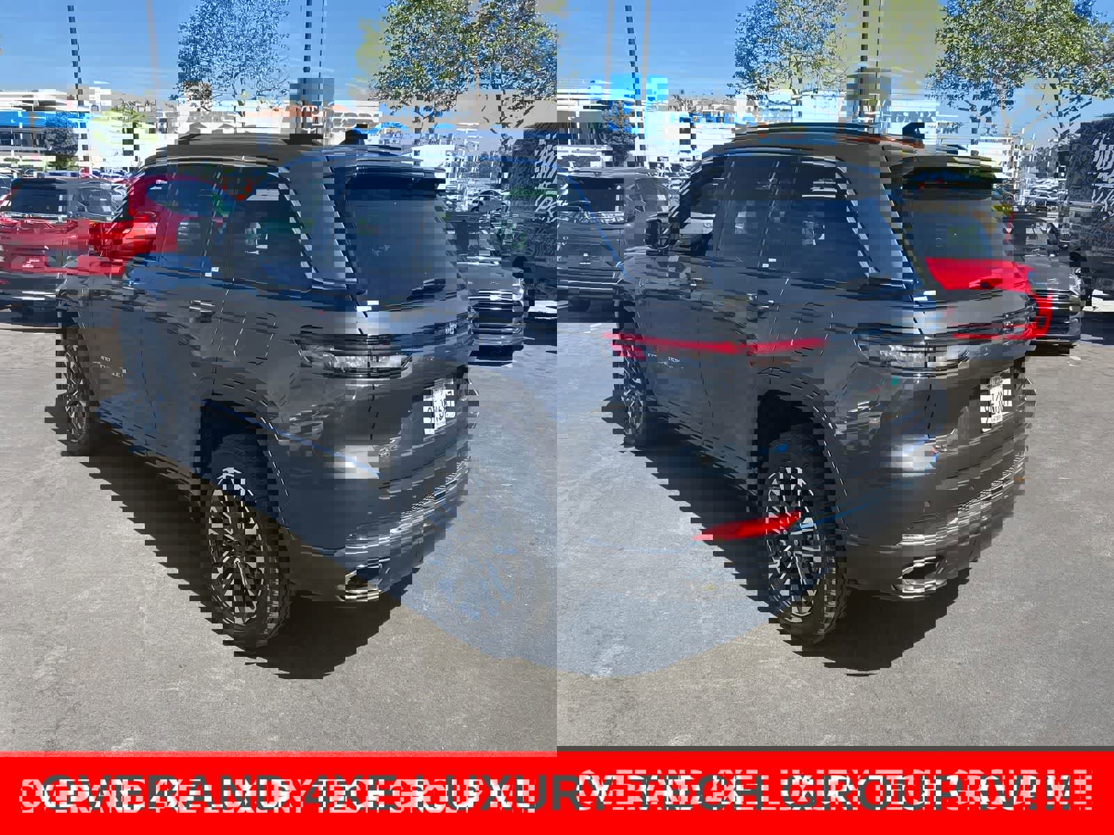 Used 2022 Jeep Grand Cherokee Overland w/ Luxury Tech Group IV image 5