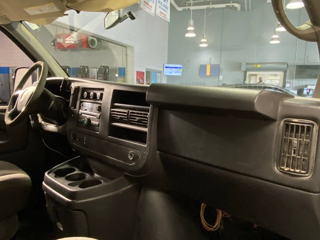 Used 2010 Chevrolet Express 3500 LT w/ LT Preferred Equipment Group RWD image 28