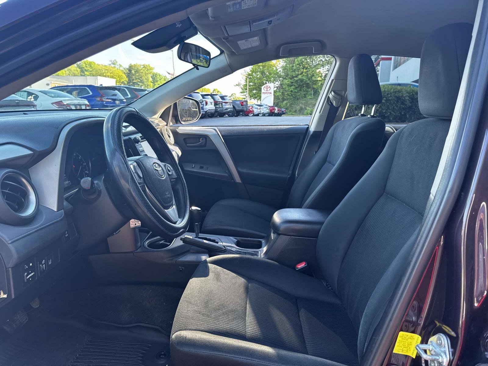 Used 2018 Toyota RAV4 LE w/ All Weather Liner Package AWD/4WD image 16
