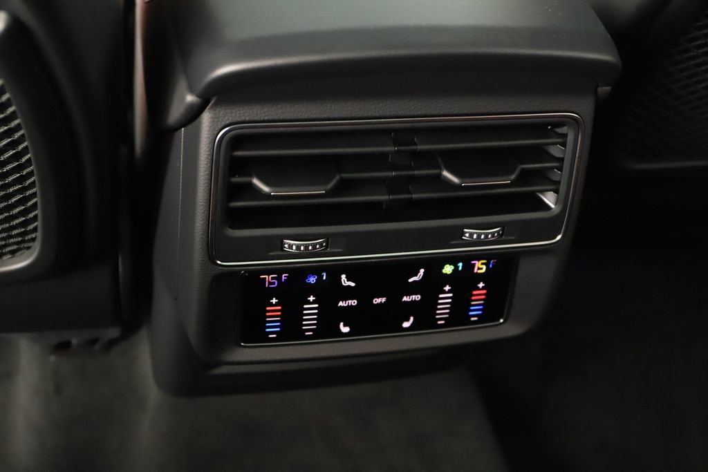 New 2026 Audi SQ7 Prestige image 22