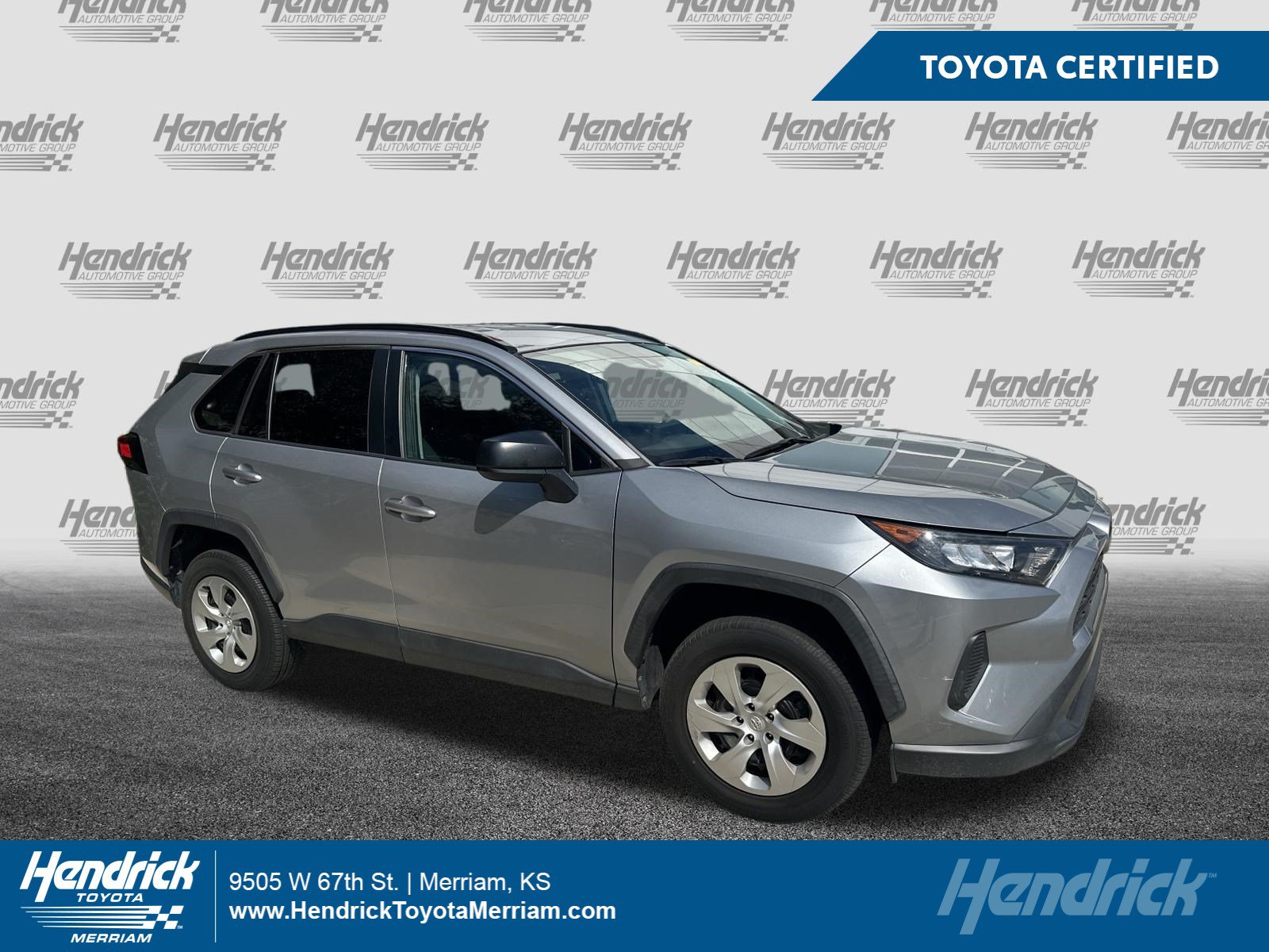Used 2020 Toyota RAV4 LE FWD image 1