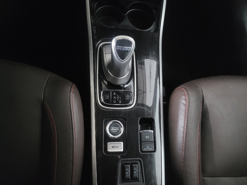Used 2018 Mitsubishi Outlander SEL image 26