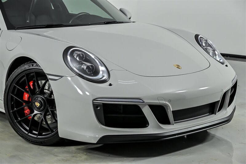 Used 2018 Porsche 911 GT3 RS image 3