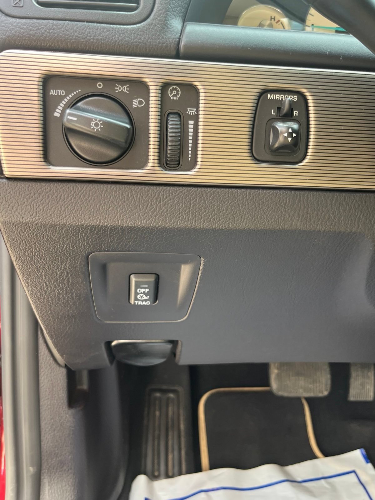 Used 2004 Ford Thunderbird RWD image 11