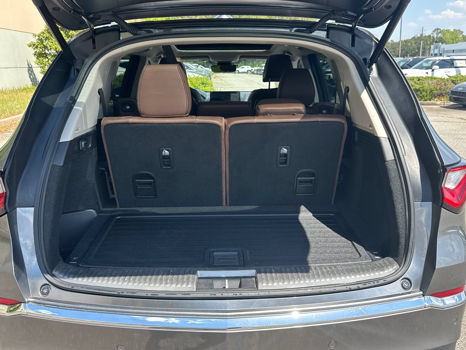 Used 2023 Acura MDX w/ Advance Package AWD/4WD image 18