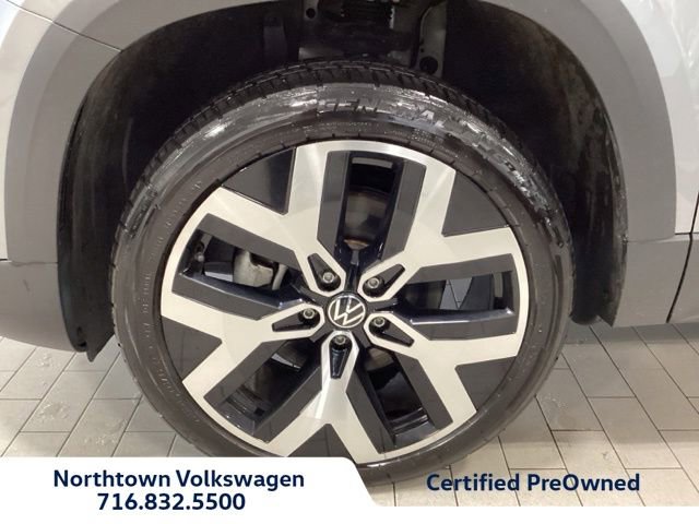 Used 2023 Volkswagen Taos SEL AWD/4WD image 2
