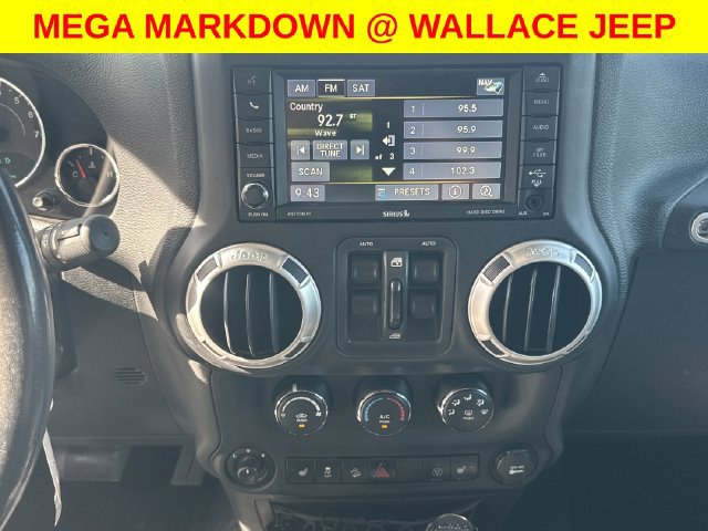 Used 2017 Jeep Wrangler Unlimited Sahara w/ Connectivity Group AWD/4WD image 13