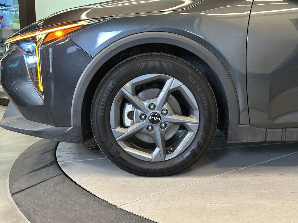 Used 2025 Kia K4 LXS image 25