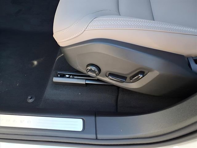 New 2026 Volvo XC60 B5 Plus w/ Protection Package Premier image 14