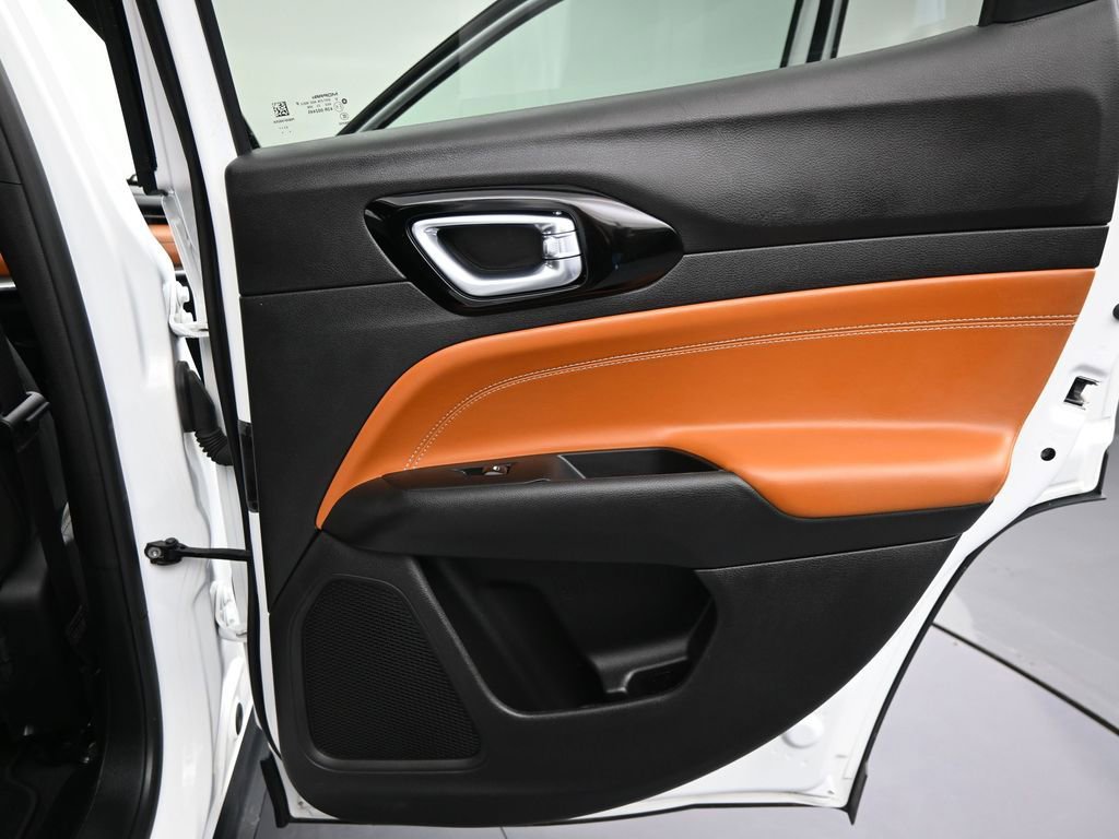 Used 2024 Jeep Compass Limited image 30