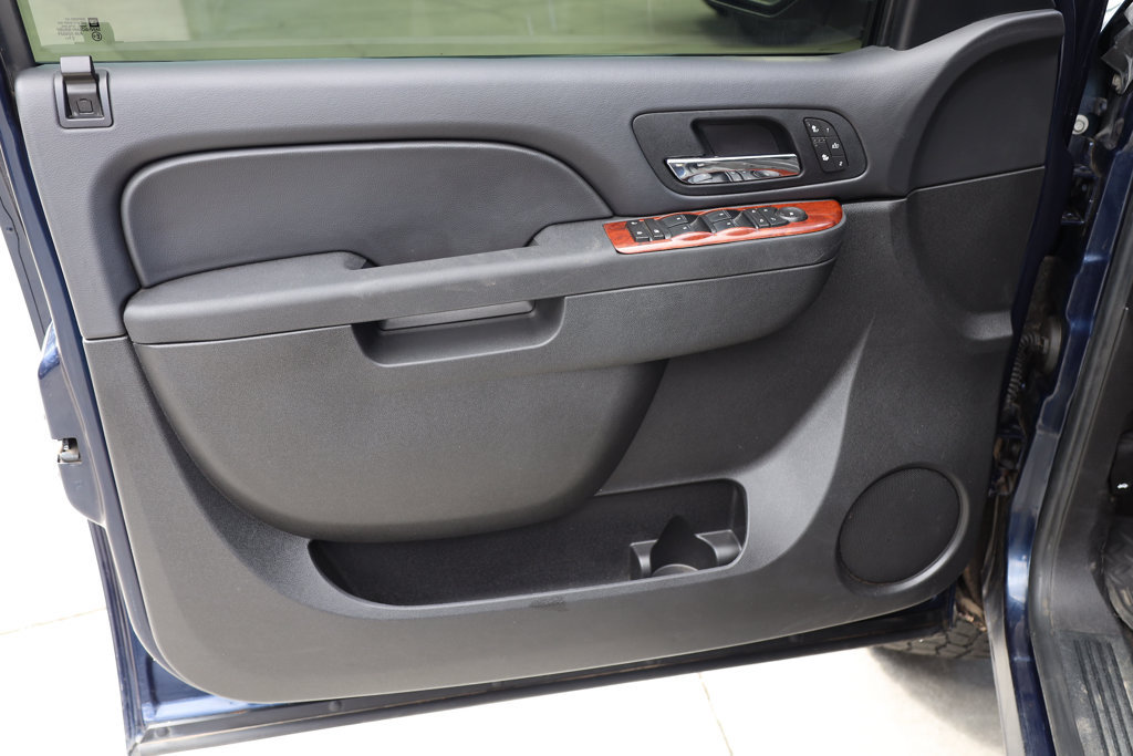 Used 2011 Chevrolet Silverado 1500 LTZ AWD/4WD image 10