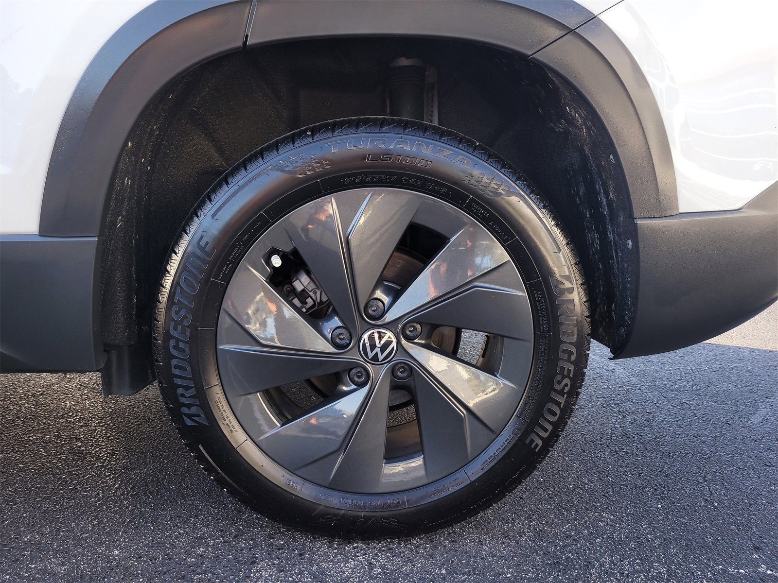 Used 2025 Volkswagen Taos S image 9