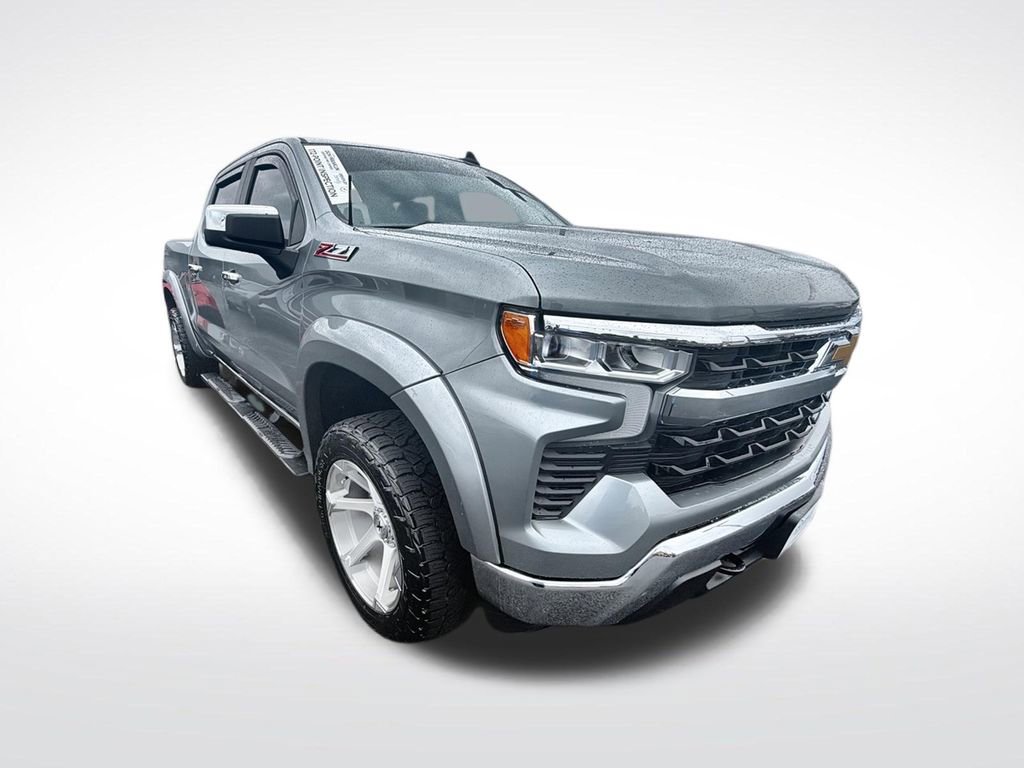 Used 2024 Chevrolet Silverado 1500 LT AWD/4WD image 3