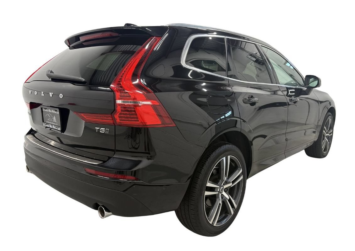 Used 2019 Volvo XC60 T5 Momentum w/ Multimedia Package AWD/4WD image 4