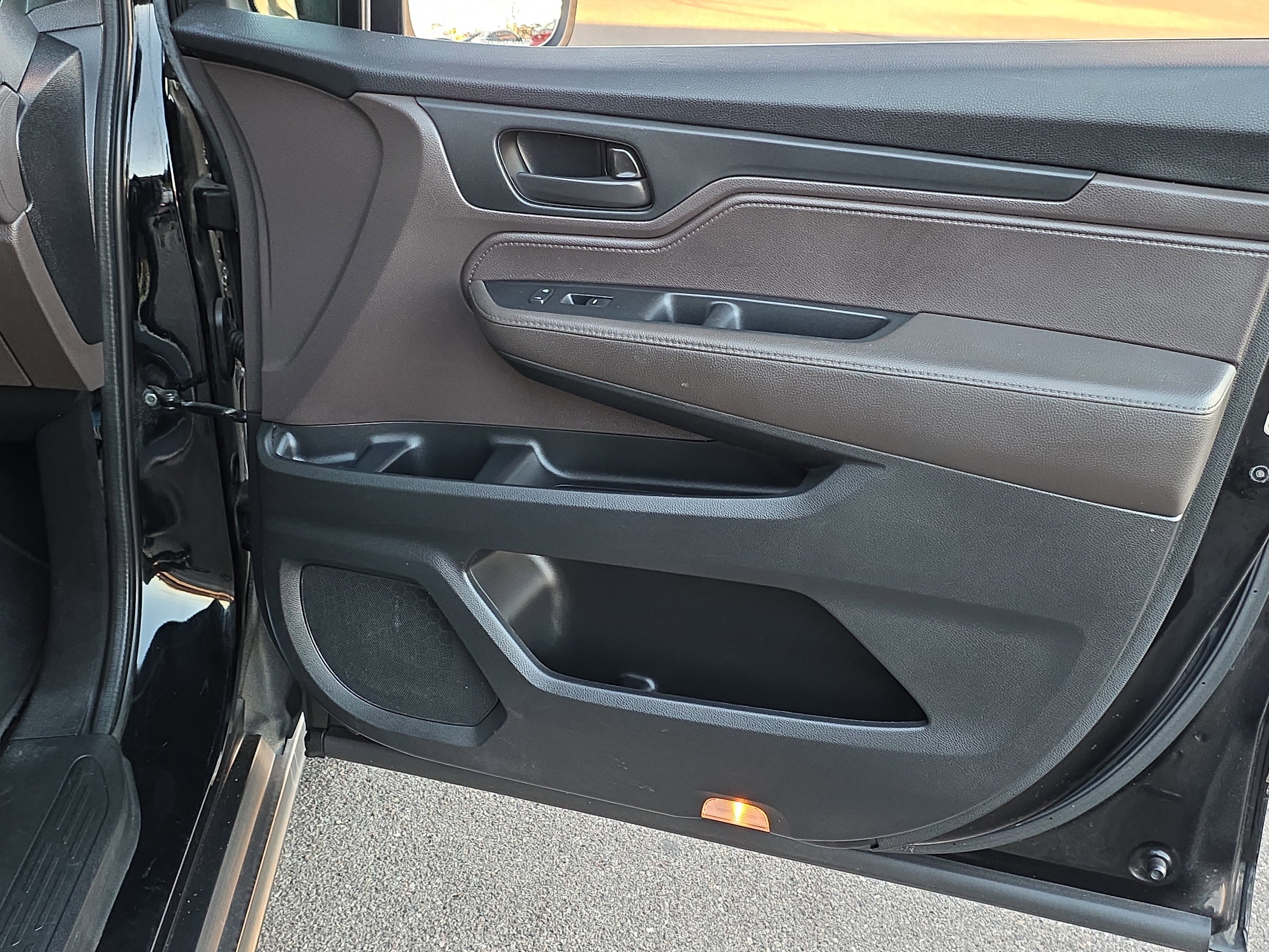 Used 2018 Honda Odyssey EX-L image 31