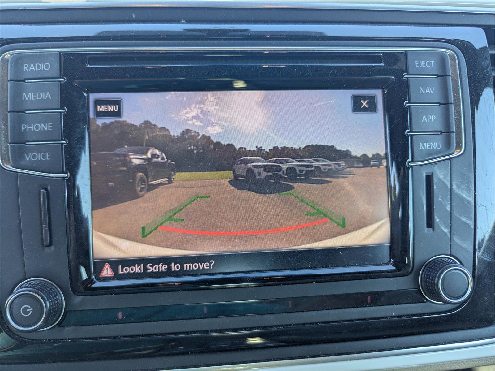 Used 2019 Volkswagen Beetle S image 22