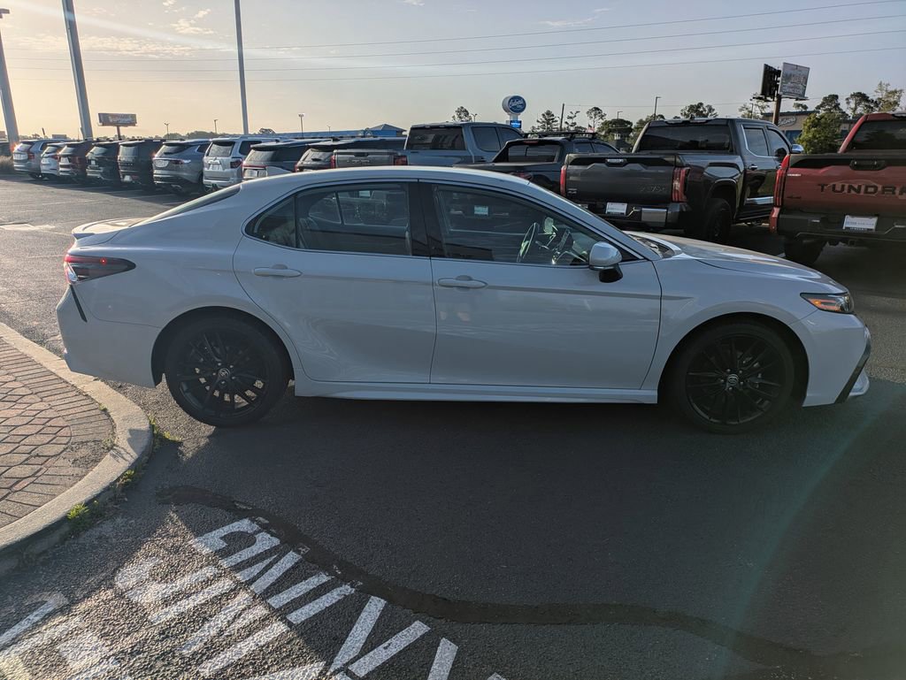 Used 2023 Toyota Camry XSE image 4