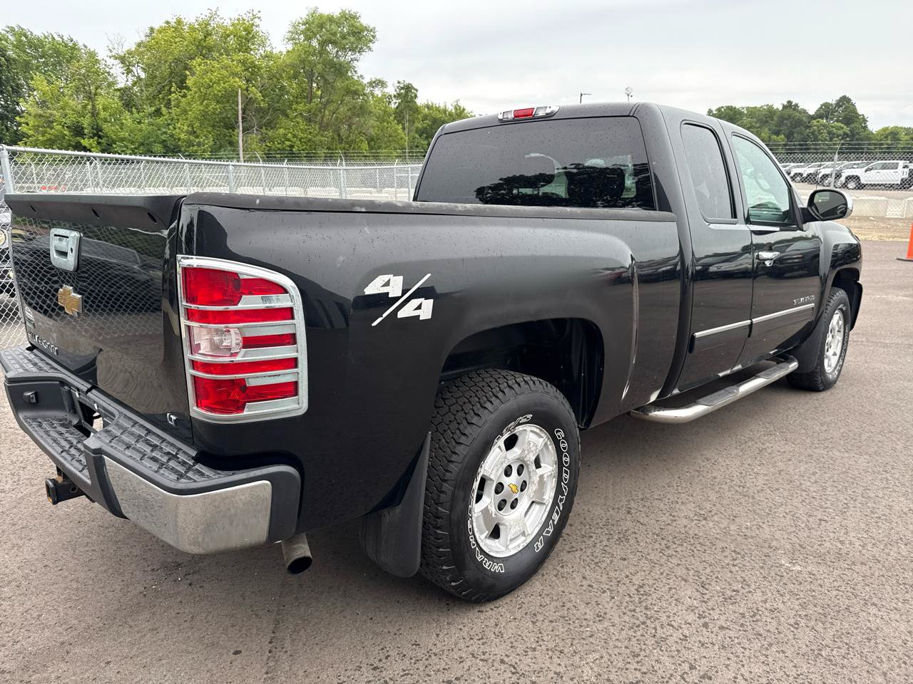 Used 2011 Chevrolet Silverado 1500 LT w/ All-Star Edition AWD/4WD image 5