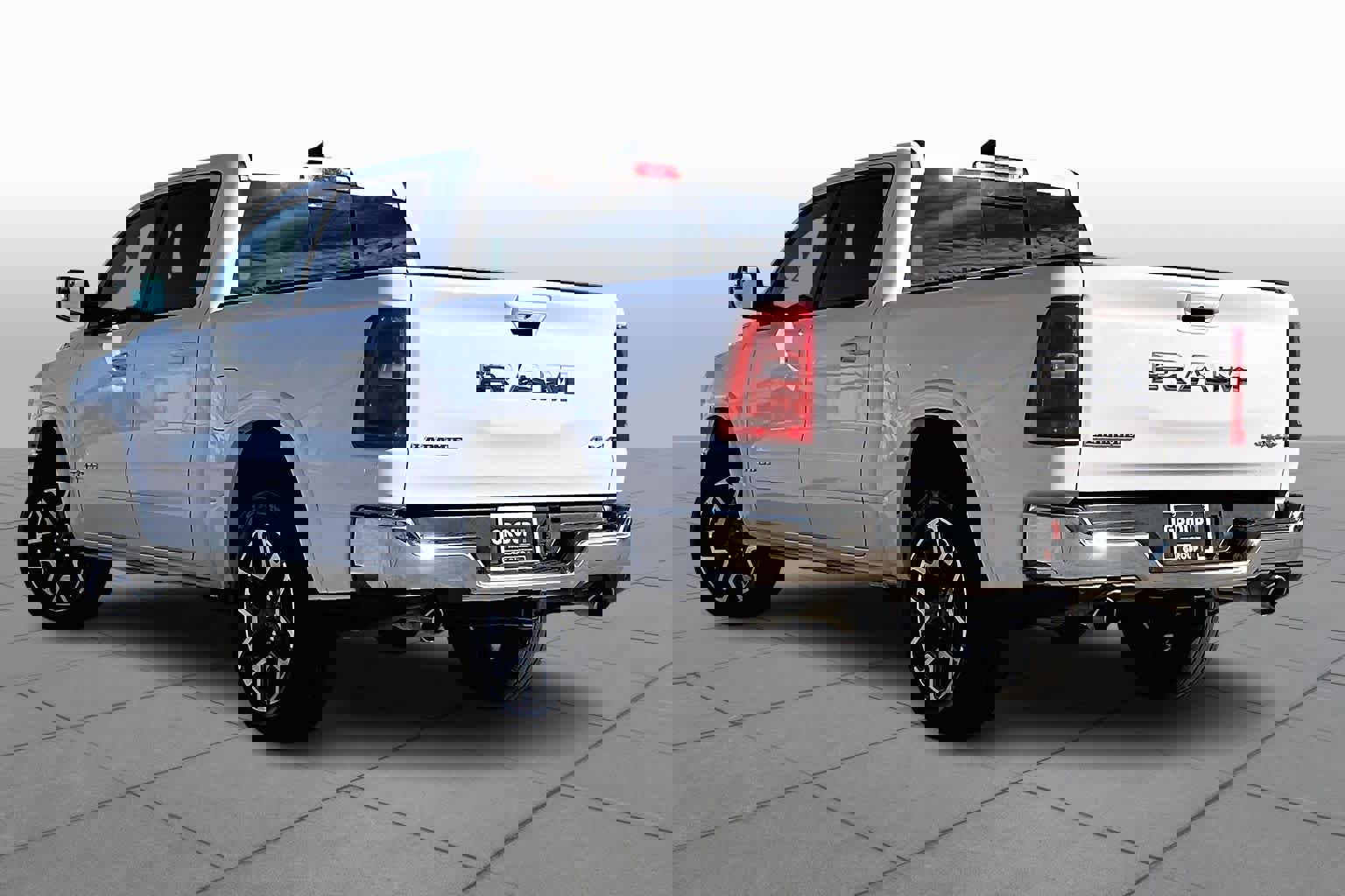 Used 2025 RAM 1500 Laramie image 11