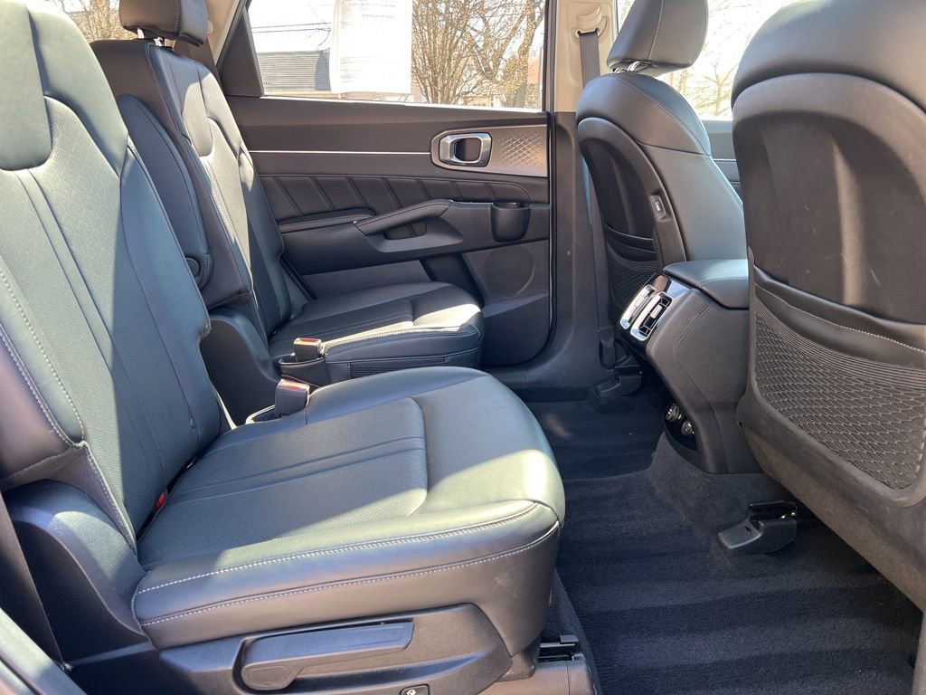 Certified 2023 Kia Sorento SX image 26