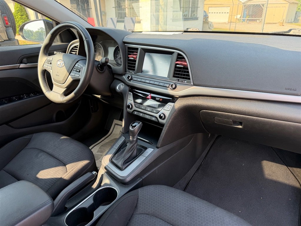 Used 2017 Hyundai Elantra Value Edition FWD image 20