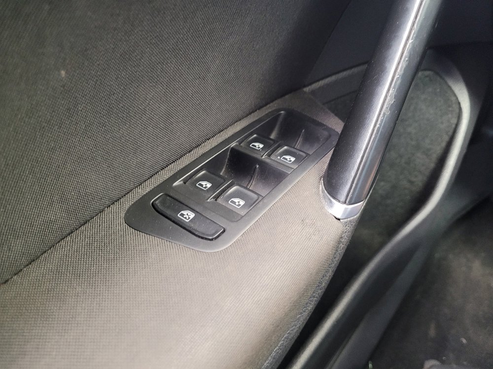 Used 2019 Volkswagen Golf S FWD image 27