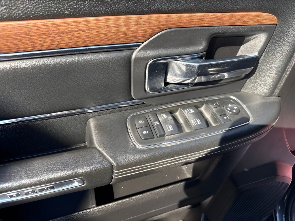 Used 2014 RAM 1500 Laramie w/ Convenience Group AWD/4WD image 13