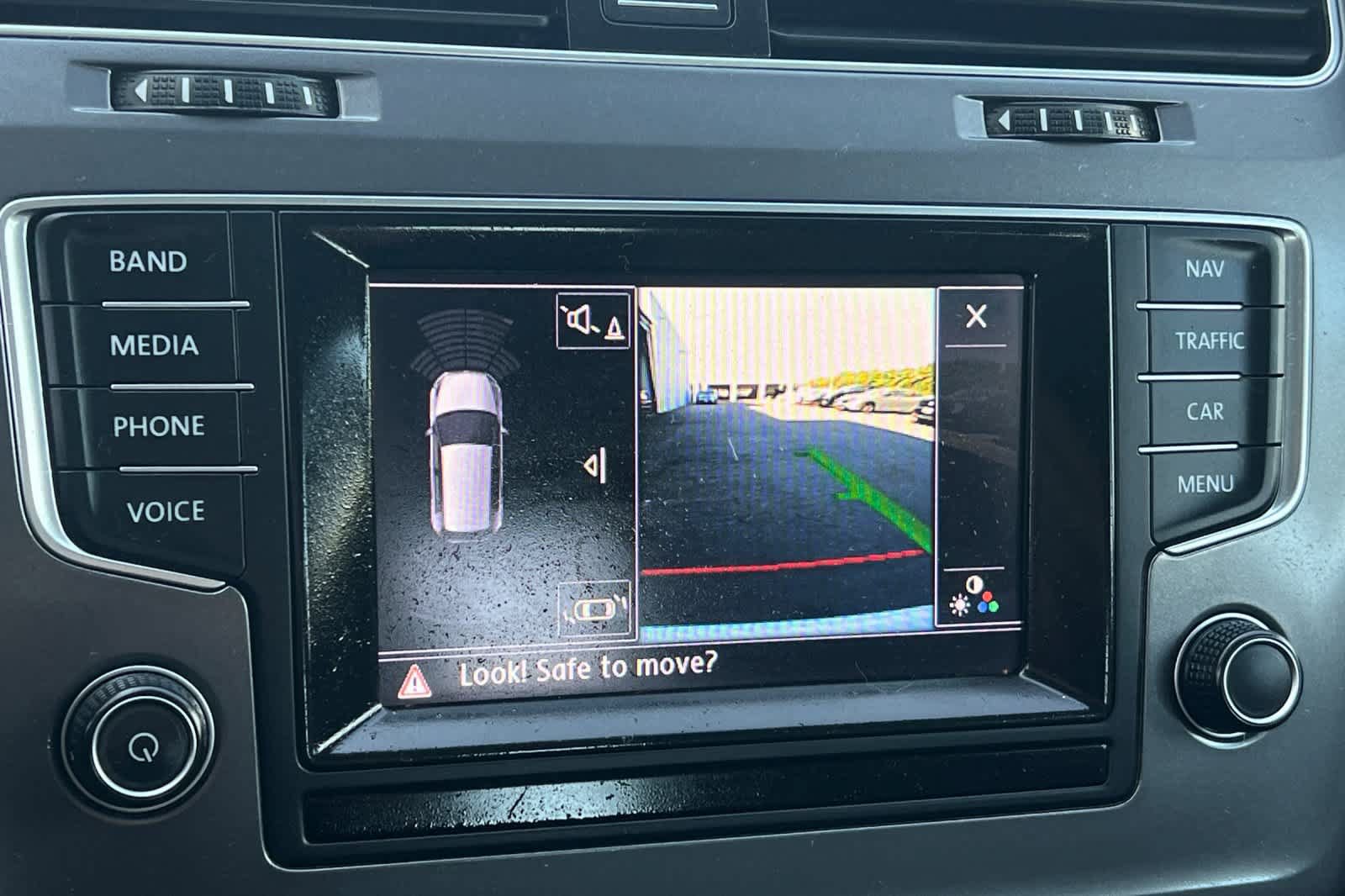 Used 2015 Volkswagen e-Golf SEL Premium FWD image 23